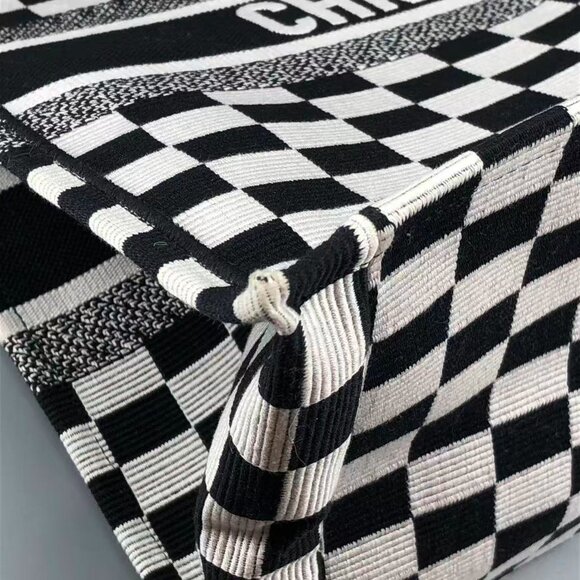 Dior 42*33*18cm - Picture 8 of 12